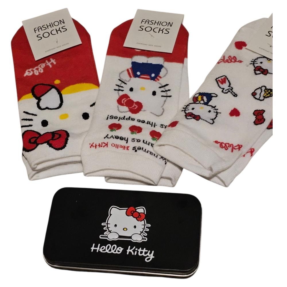 Hello Kitty Bundle 3 pair of socks and make up brushes and tin!